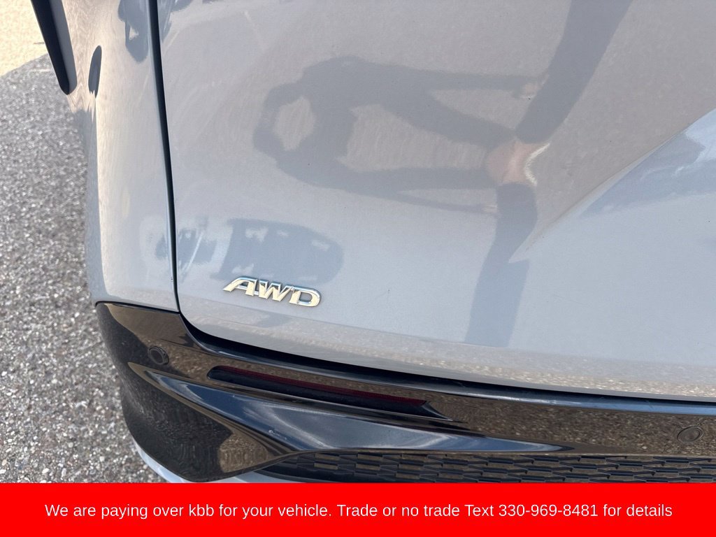 Used 2023 Toyota Sienna XSE w/ XSE Plus Package AWD/4WD image 8