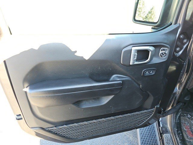 Used 2021 Jeep Wrangler Rubicon w/ Steel Bumper Group image 17