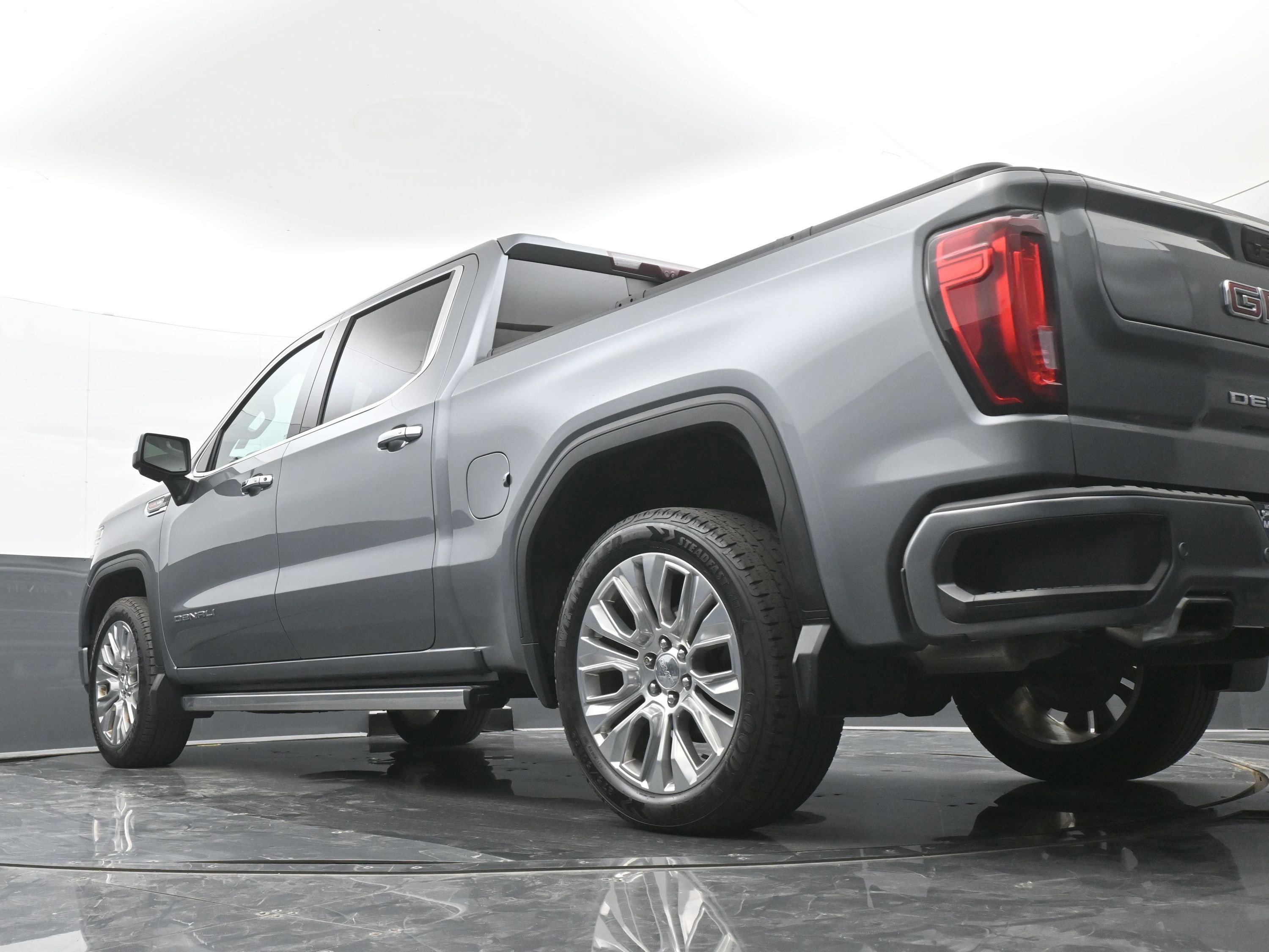 Used 2022 GMC Sierra 1500 Denali w/ Denali Premium Package AWD/4WD image 35