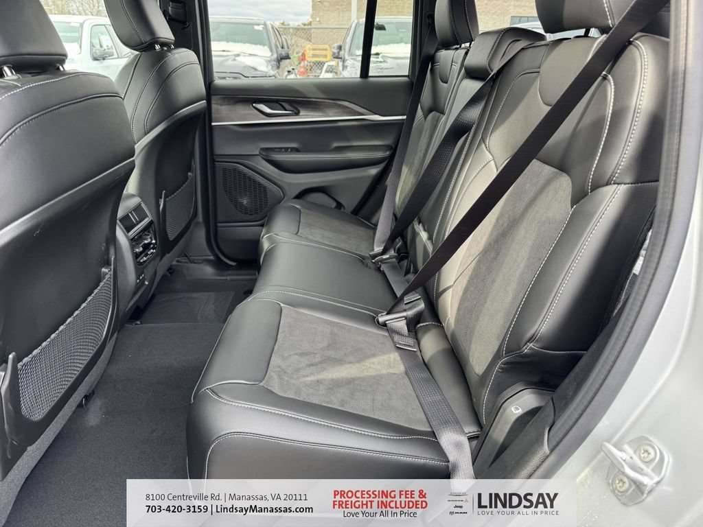 New 2026 Jeep Grand Cherokee Altitude AWD/4WD image 18