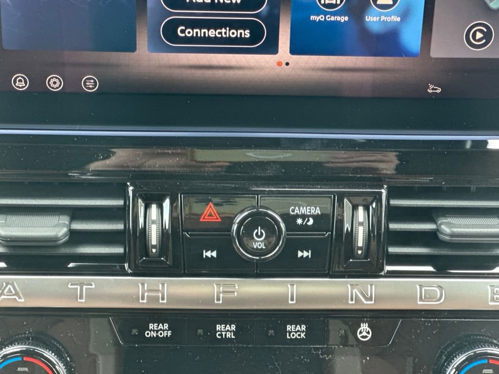 New 2026 Nissan Pathfinder Platinum AWD/4WD image 24