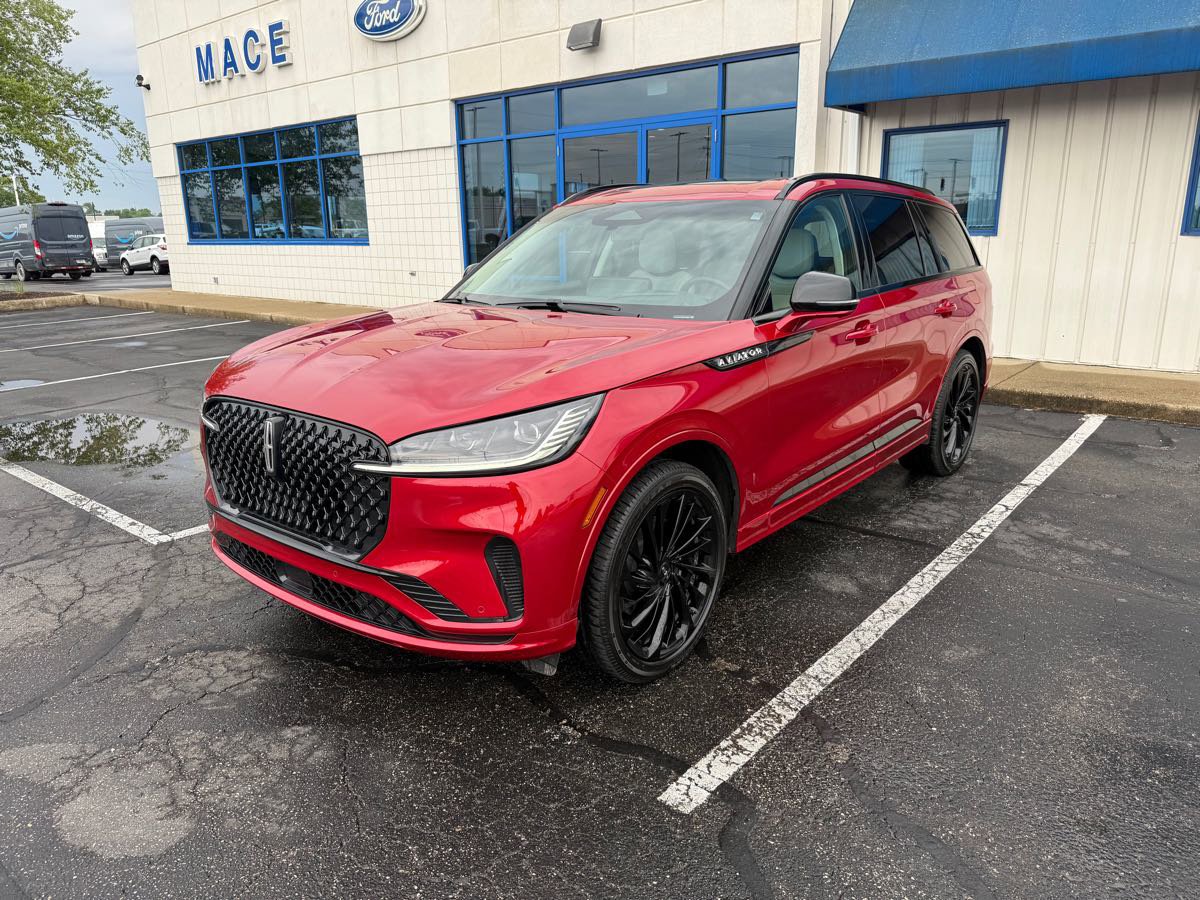 Used 2025 Lincoln Aviator Reserve w/ Equipment Group 201A AWD/4WD image 1