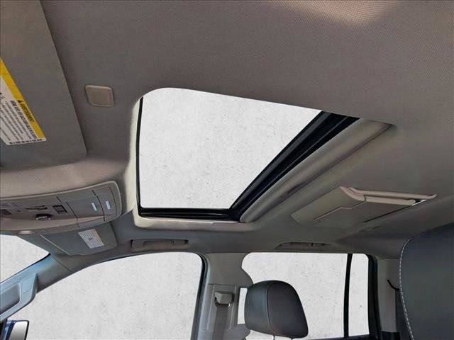 Used 2018 Chevrolet Suburban Premier image 16