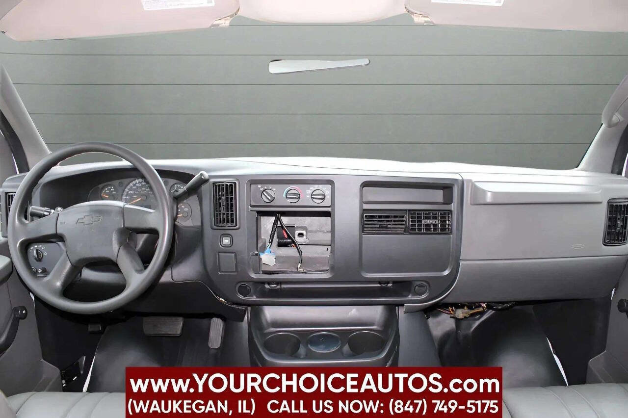 Used 2004 Chevrolet Express 1500 image 10