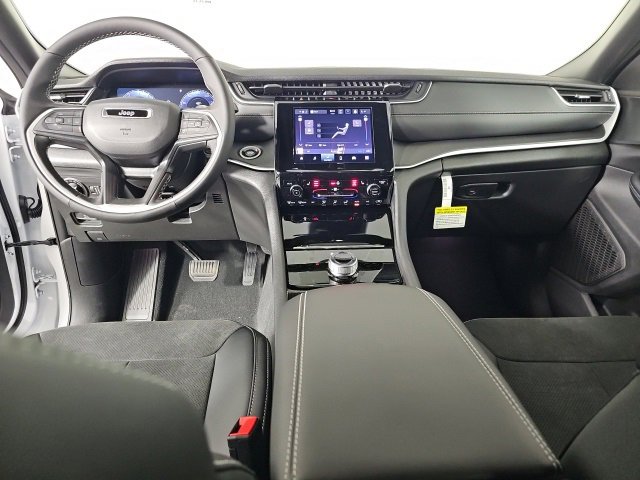 New 2025 Jeep Grand Cherokee 4WD image 15