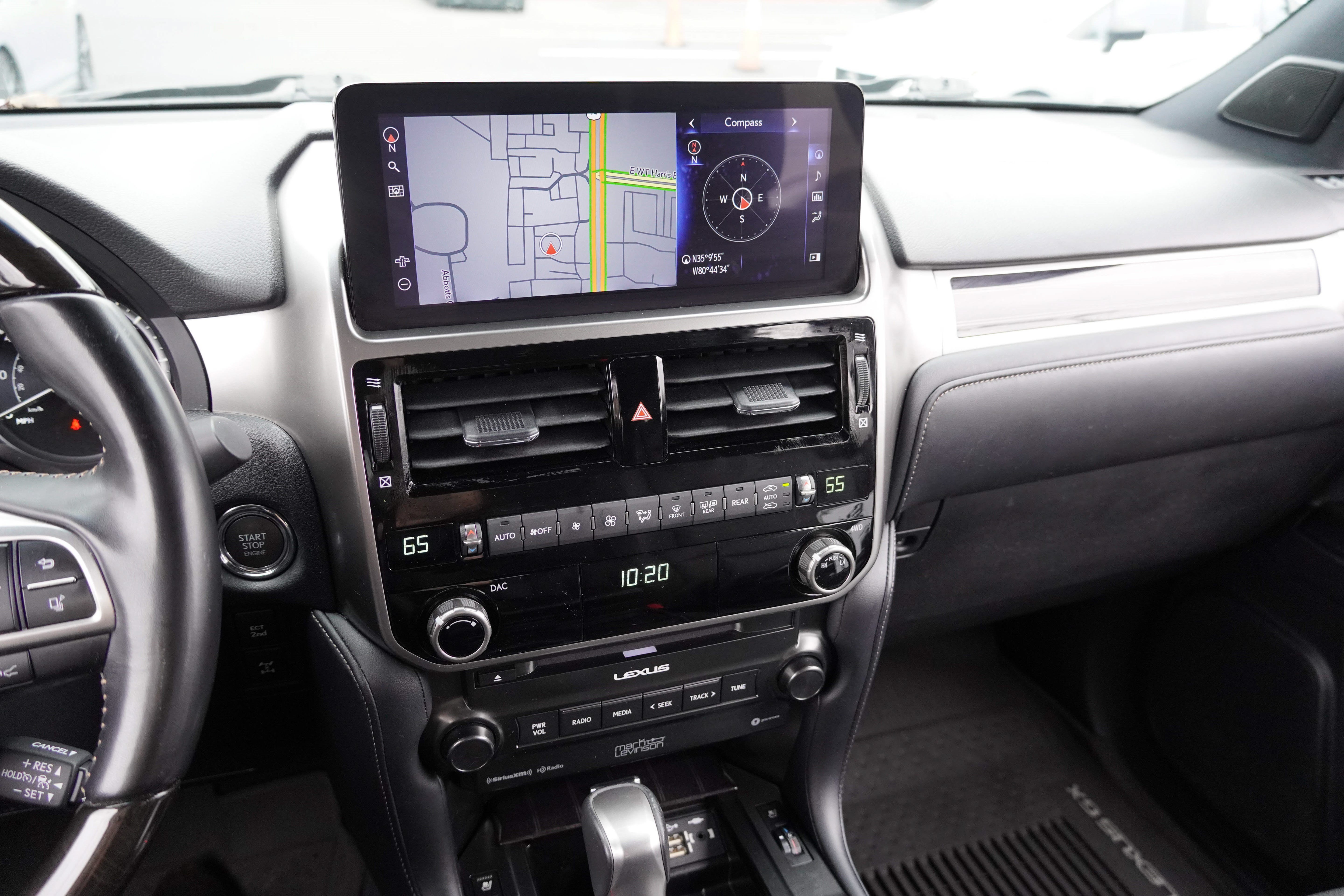 Used 2022 Lexus GX 460 Premium w/ Accessory Package AWD/4WD image 23