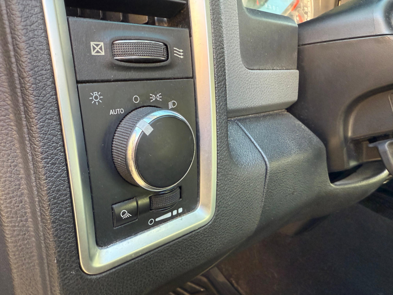 Used 2016 RAM 1500 Classic SLT image 30