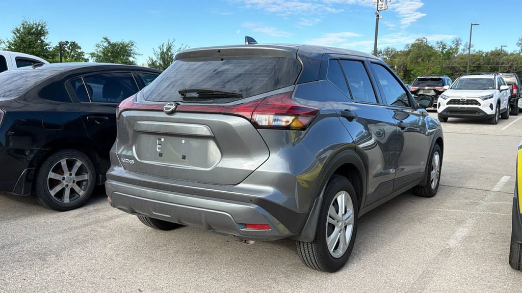 Used 2025 Nissan Kicks Play S image 4