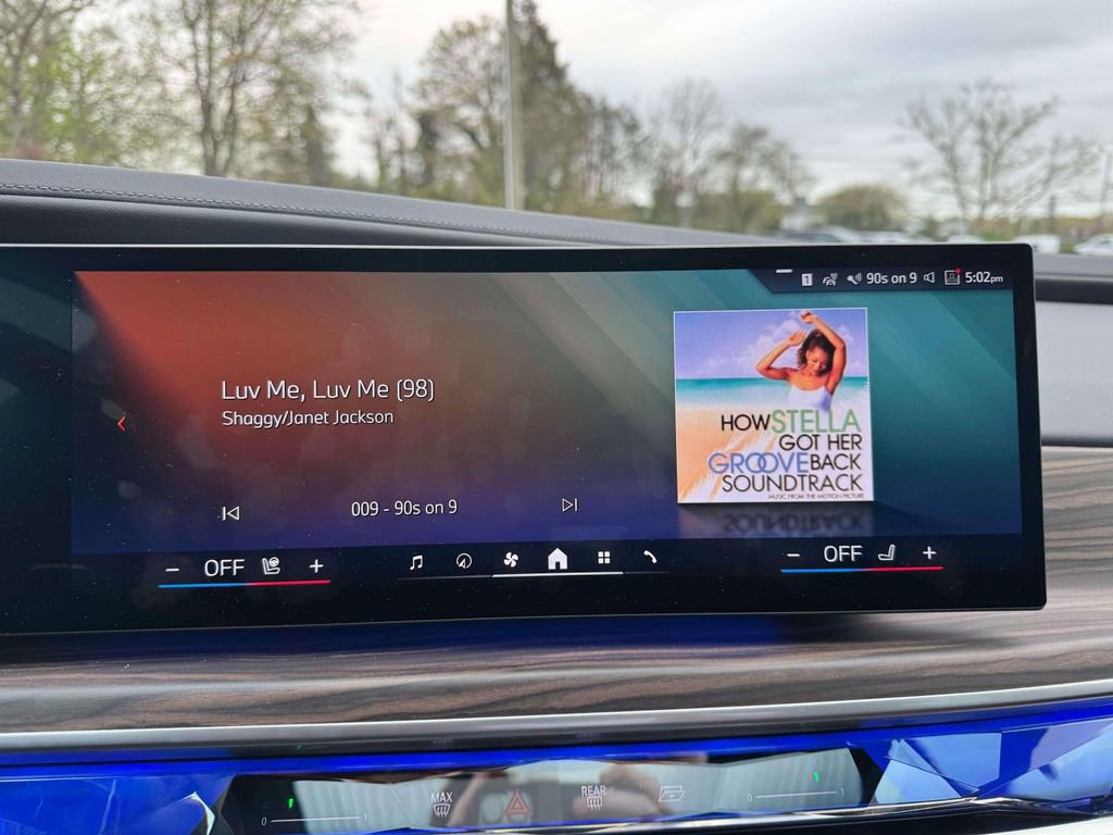 Used 2023 BMW 760i xDrive w/ Parking Assistance Package AWD/4WD image 29