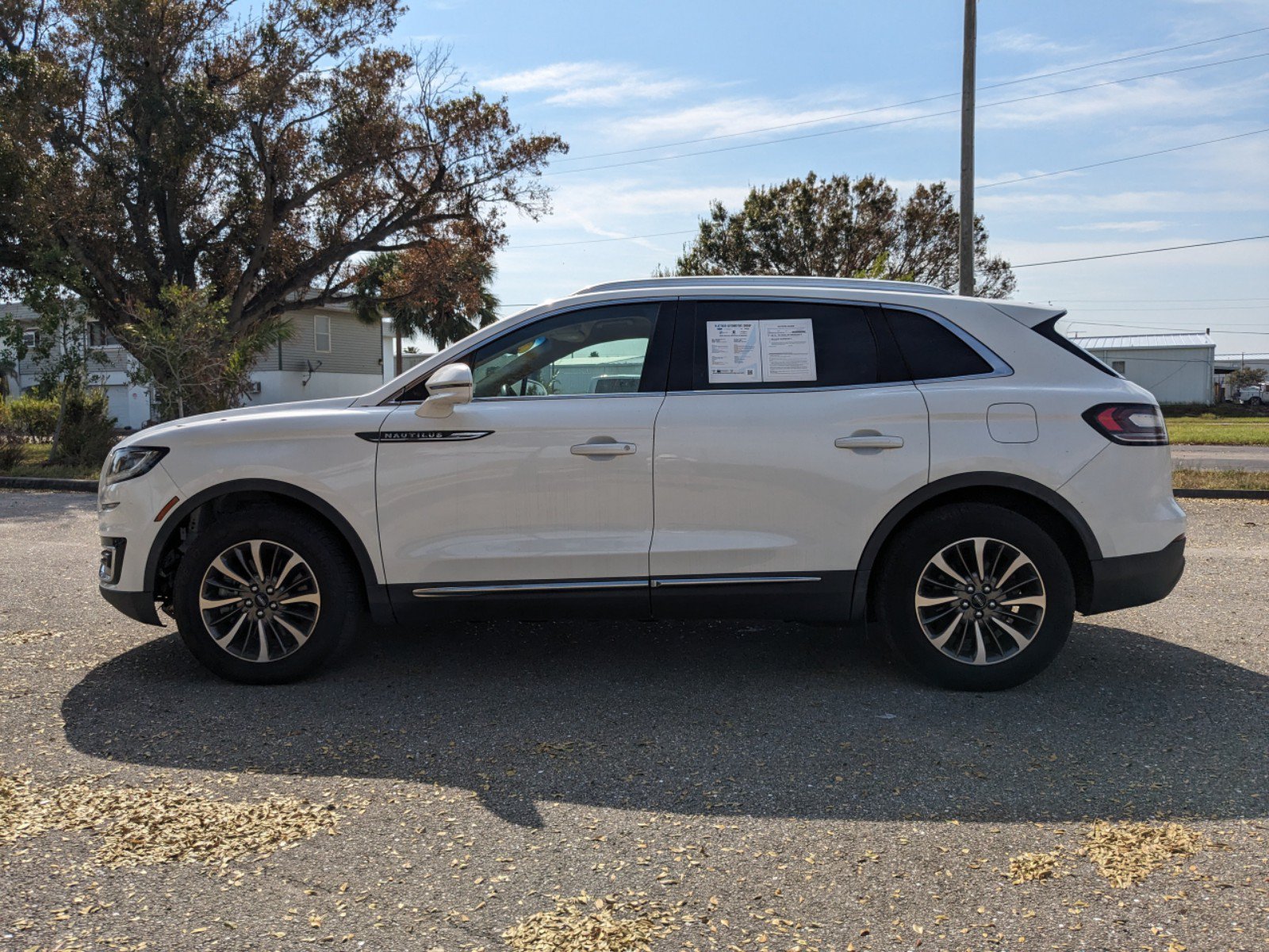Used 2020 Lincoln Nautilus FWD w/ Equipment Group 101A image 3