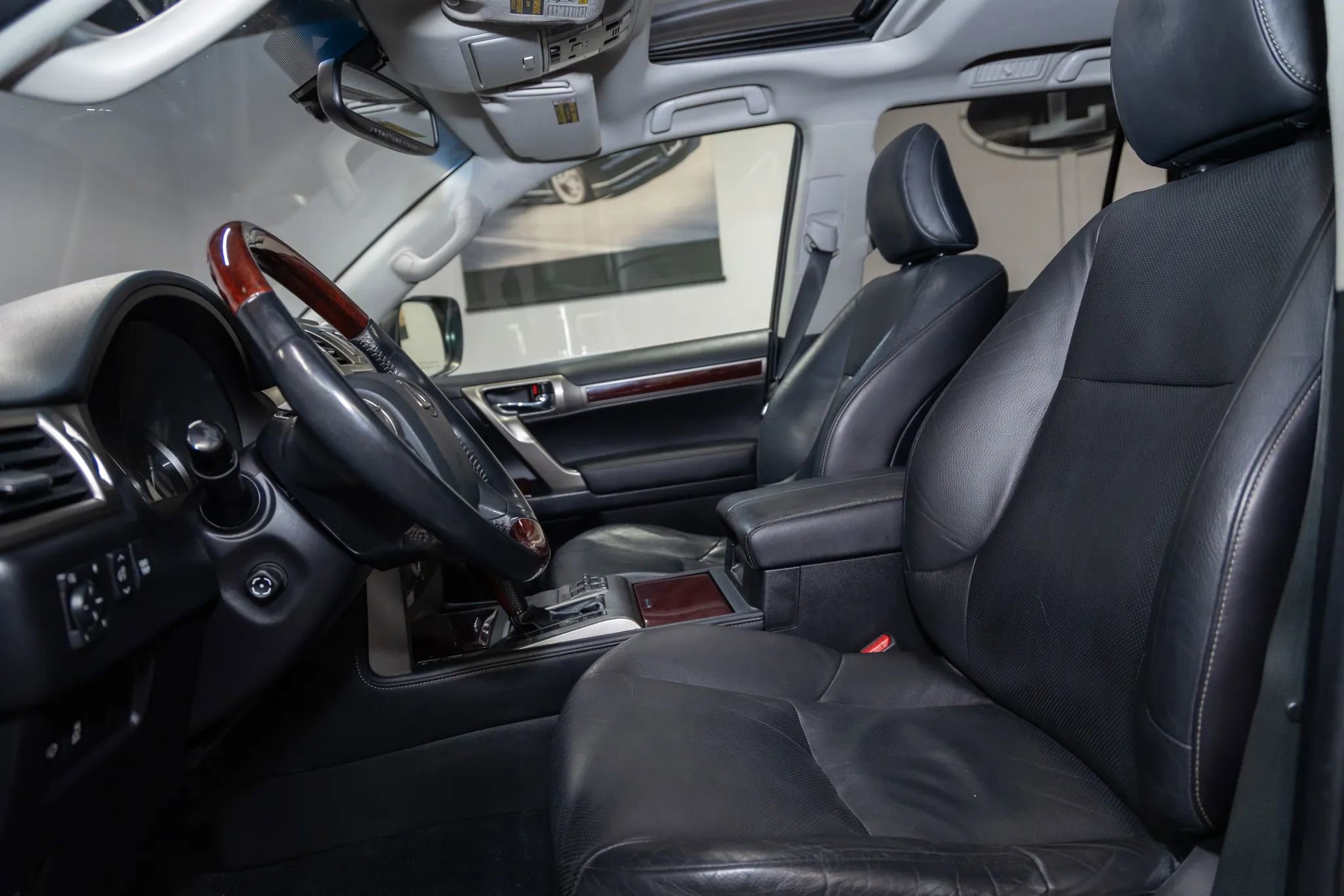 Used 2015 Lexus GX 460 image 18