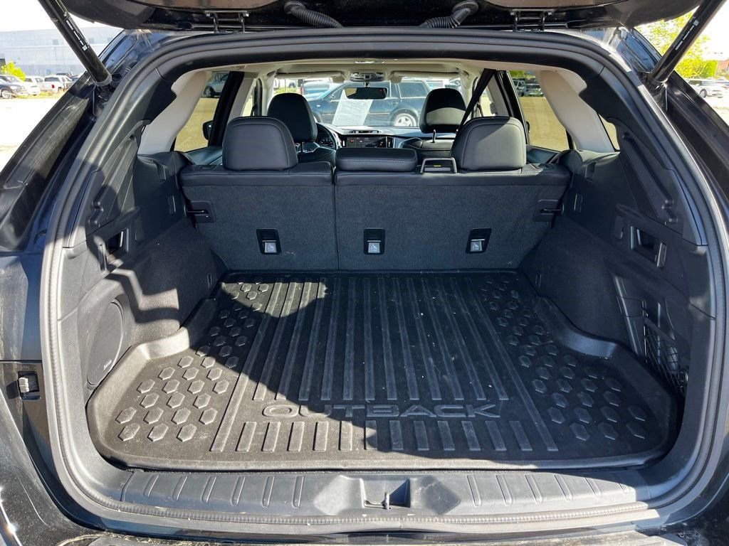 Used 2022 Subaru Outback Limited image 17