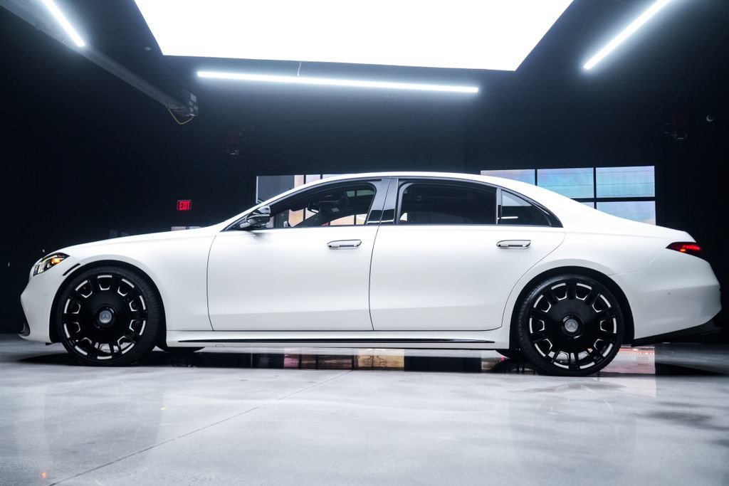 Used 2022 Mercedes-Benz S 580 4MATIC Sedan w/ AMG Line Package image 23