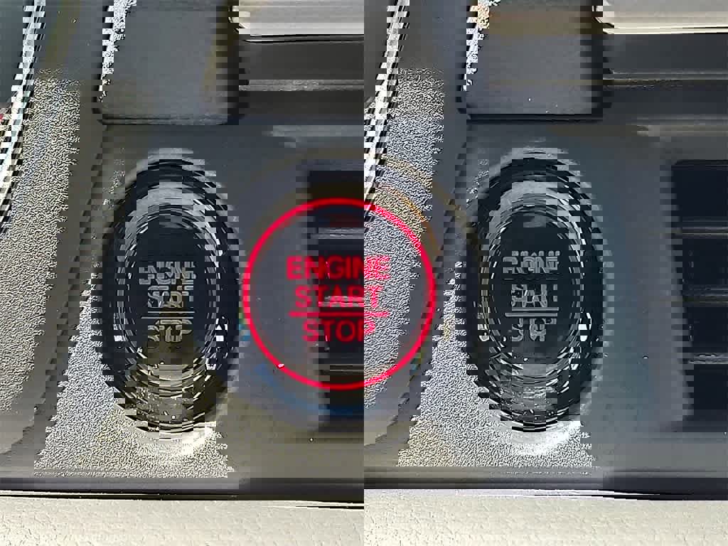 New 2025 Honda Pilot Touring image 17