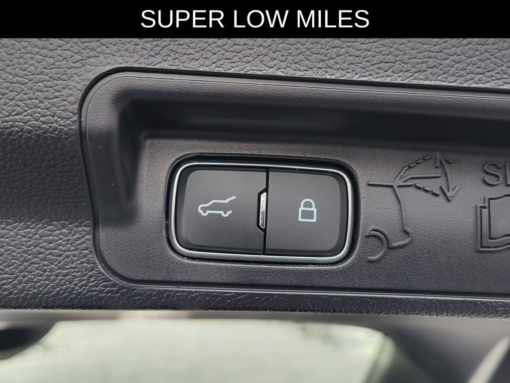 Used 2025 Ford Explorer ST-Line image 6