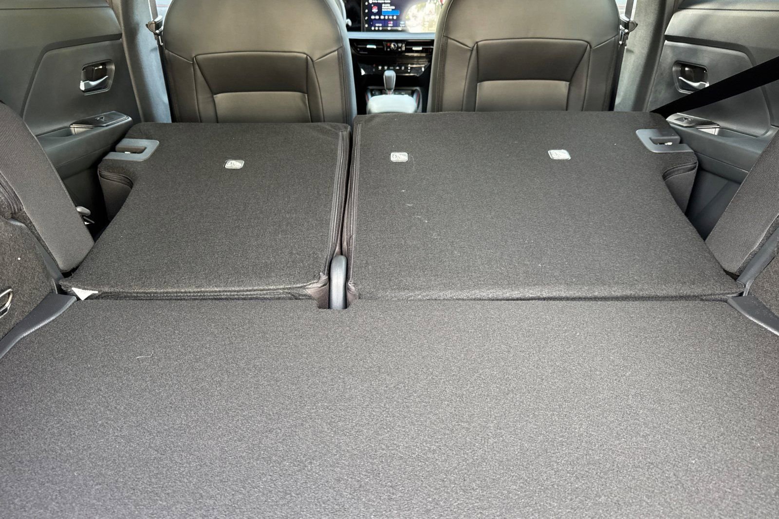 New 2026 Nissan Kicks SR image 12