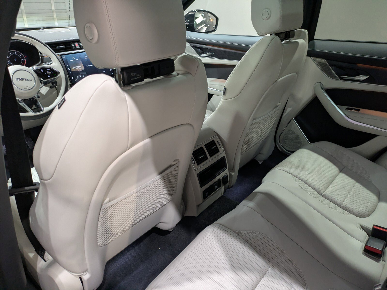 New 2026 Jaguar F-PACE R-Dynamic S image 15