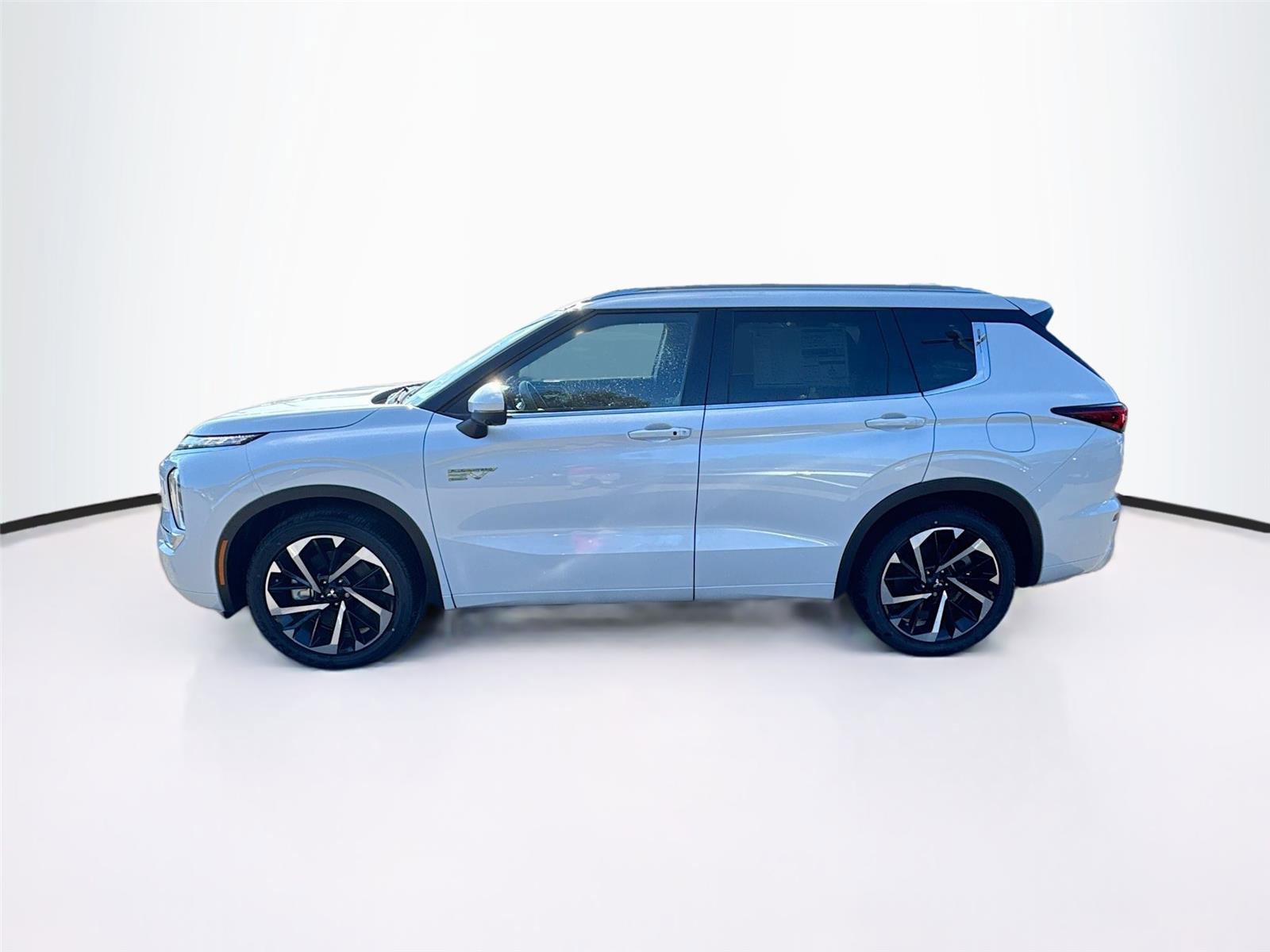 New 2025 Mitsubishi Outlander SEL image 4