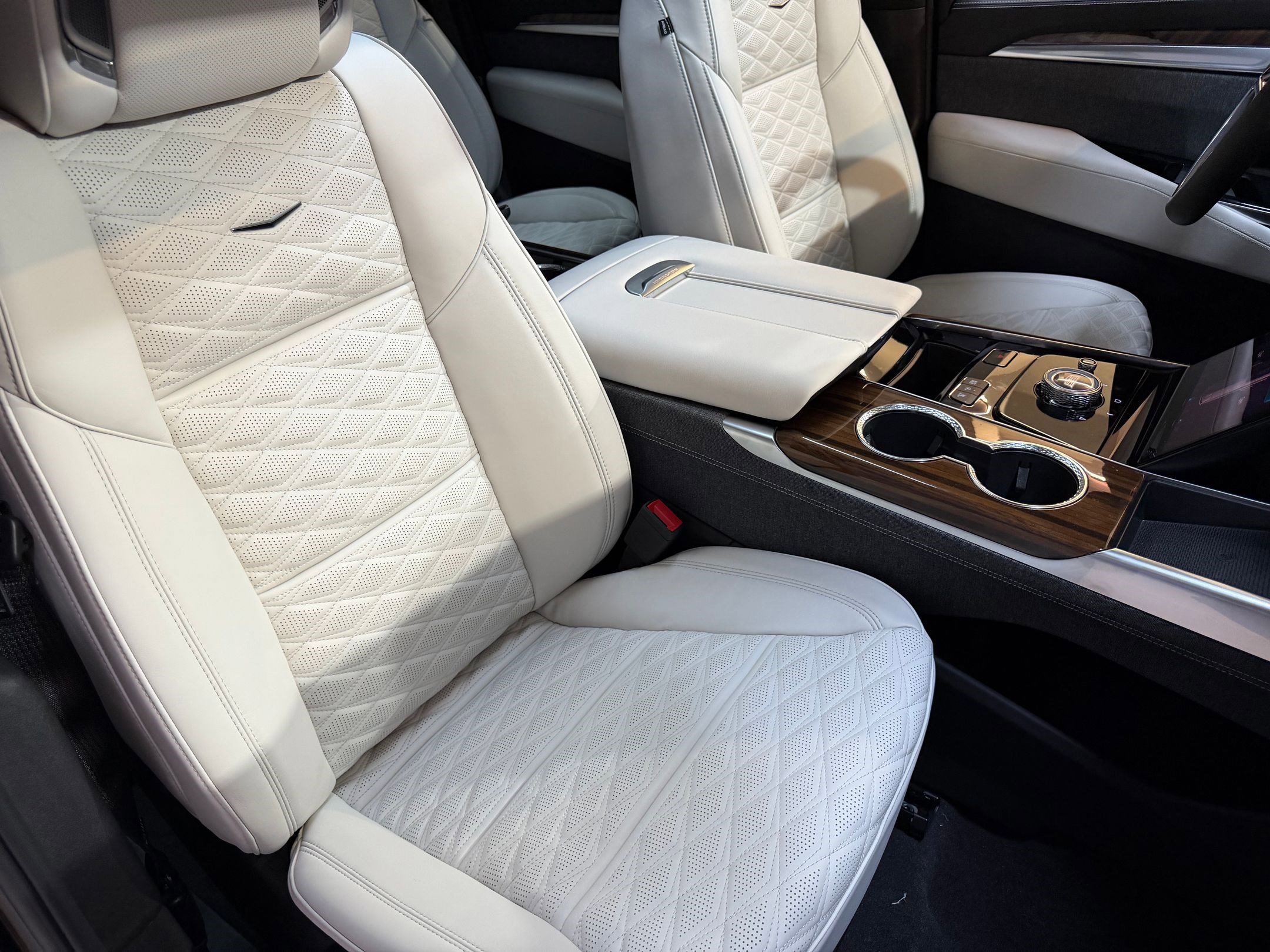 New 2026 Cadillac Escalade ESV Platinum Sport AWD/4WD image 70