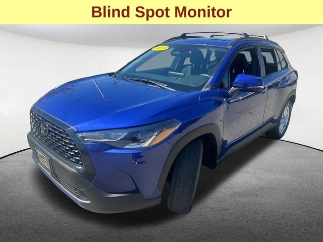 Used 2023 Toyota Corolla Cross LE w/ Moonroof Package image 5