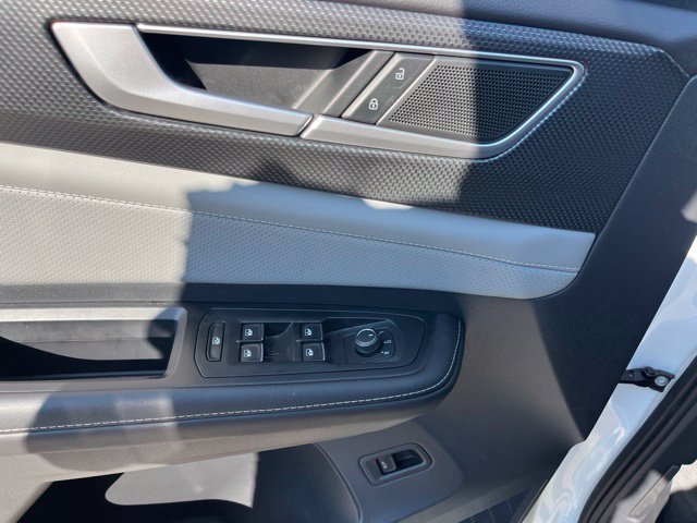 Used 2024 Volkswagen Atlas Cross Sport SEL AWD/4WD image 14