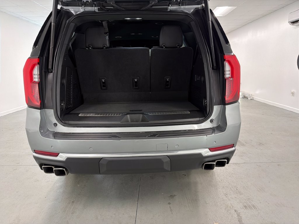 Used 2025 GMC Yukon Denali RWD image 7
