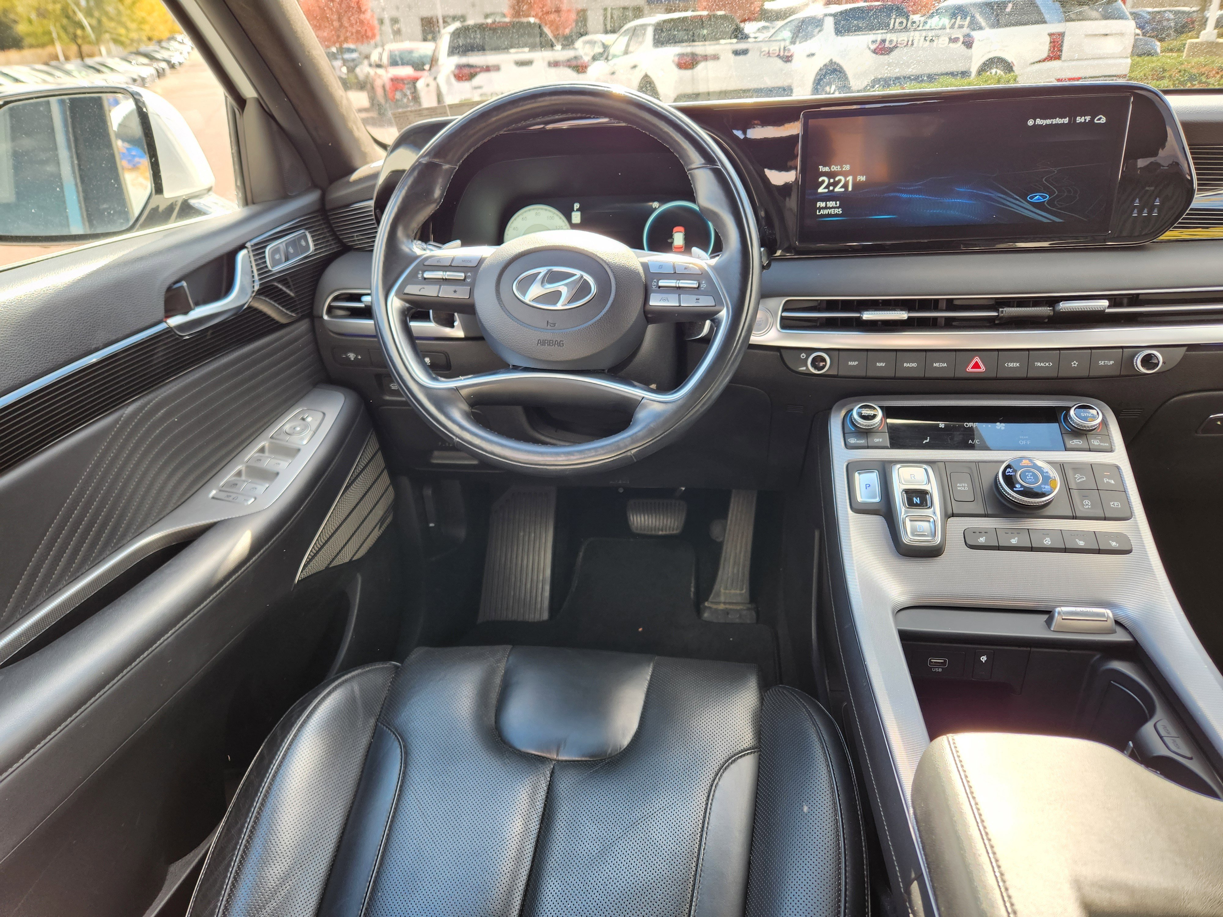 Used 2023 Hyundai Palisade Calligraphy image 13