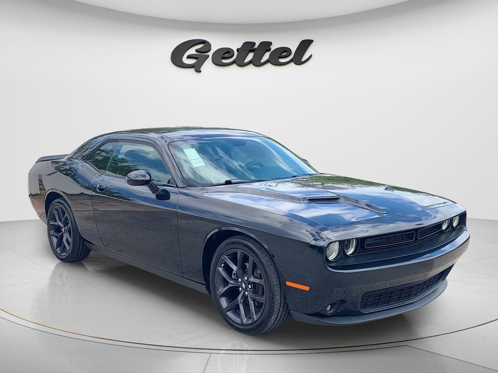 Used 2019 Dodge Challenger SXT w/ Blacktop Package image 2