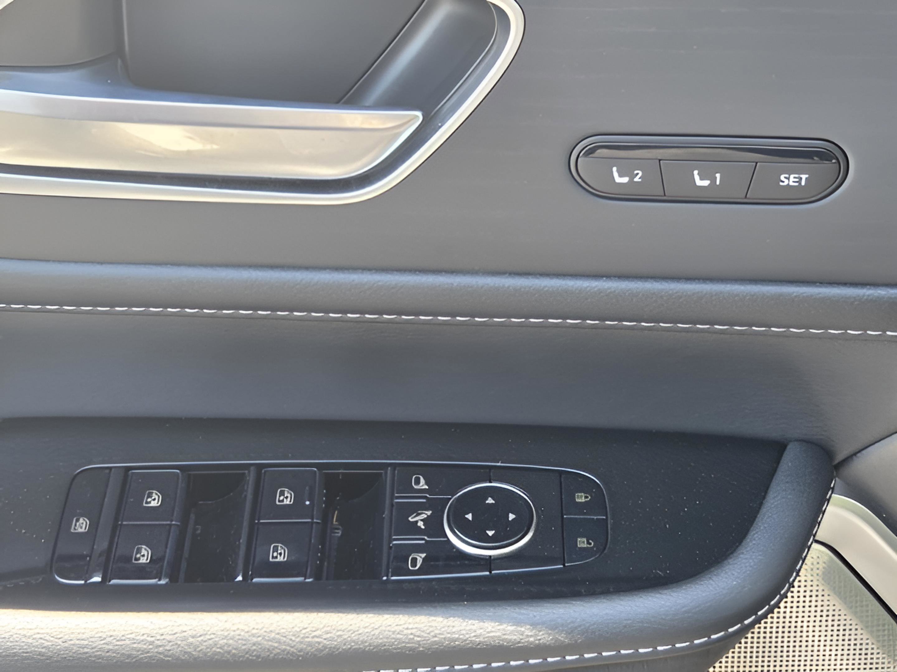 Used 2025 INFINITI QX80 Sensory AWD/4WD image 27