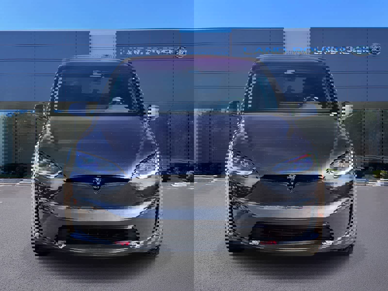 Used 2024 Tesla Model X image 2