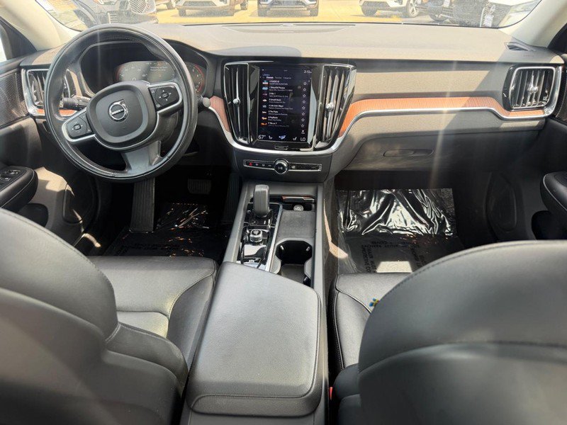 Certified 2022 Volvo S60 B5 Momentum FWD image 12