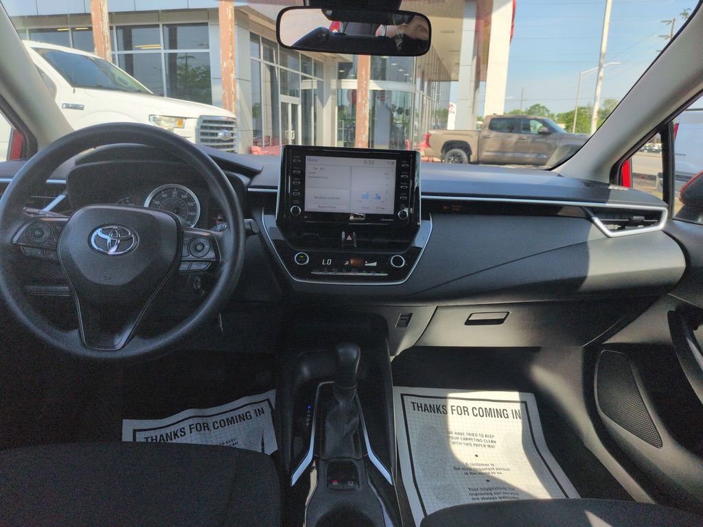 Used 2021 Toyota Corolla LE FWD image 12