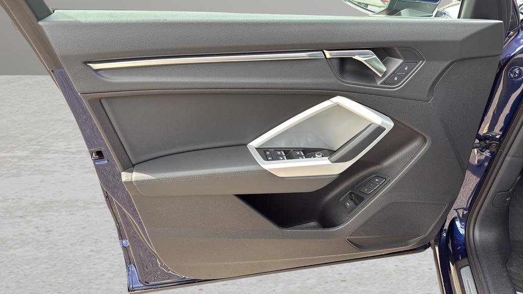 Used 2022 Audi Q3 2.0T Premium w/ Convenience Package image 10