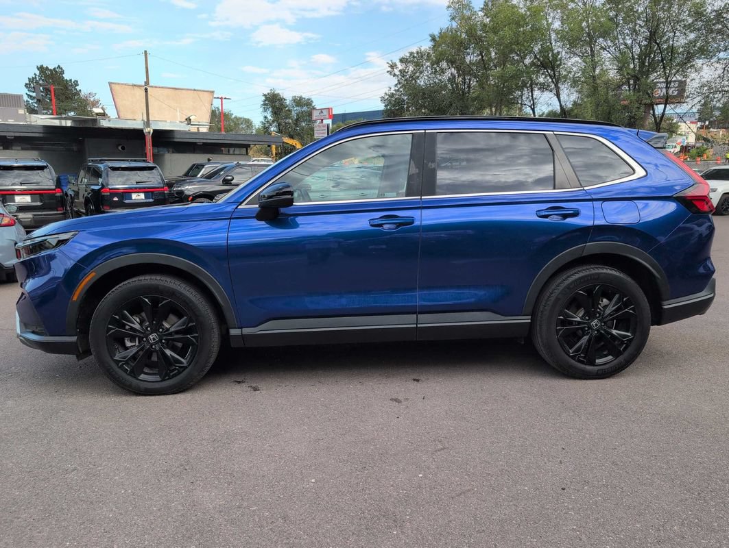 Used 2024 Honda CR-V Sport Touring image 4