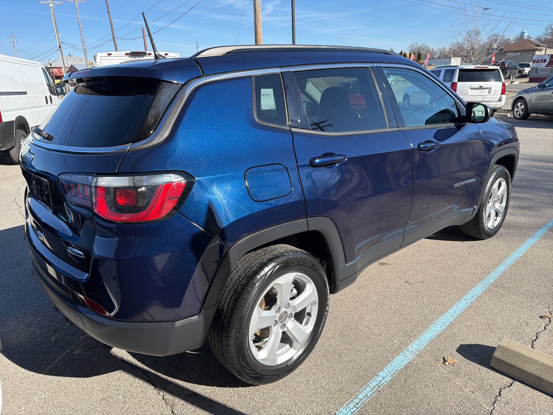 Used 2018 Jeep Compass Latitude w/ Cold Weather Group image 5