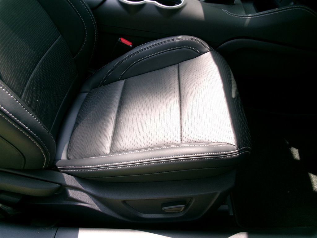Used 2025 Ford Mustang Premium RWD image 26