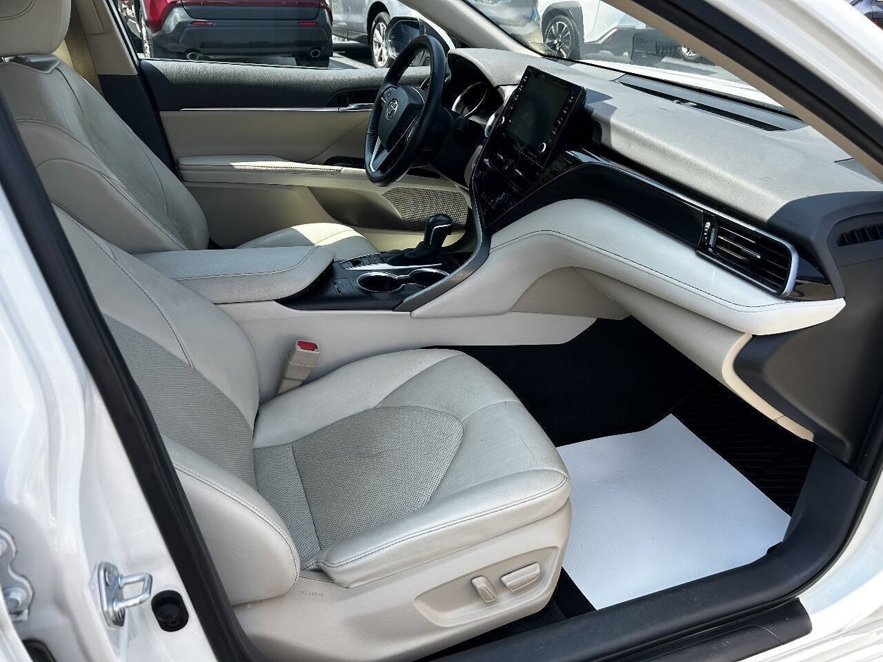 Used 2021 Toyota Camry XLE AWD/4WD image 16
