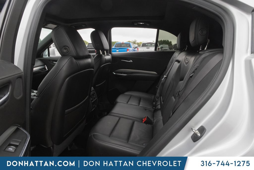 Used 2020 Cadillac XT4 Premium Luxury w/ Cold Weather Package AWD/4WD image 19