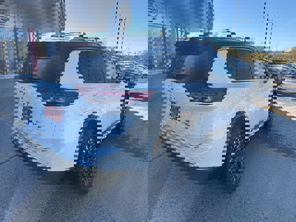 New 2026 Nissan Rogue Platinum image 4