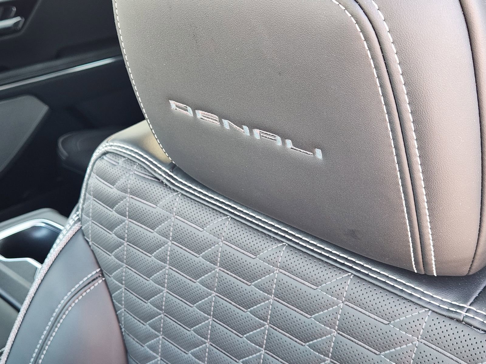 New 2025 GMC Sierra EV Denali AWD/4WD image 17