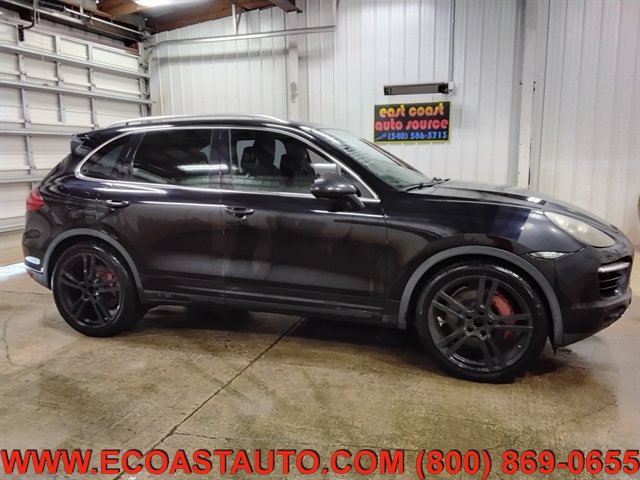 Used 2011 Porsche Cayenne Turbo AWD/4WD image 2
