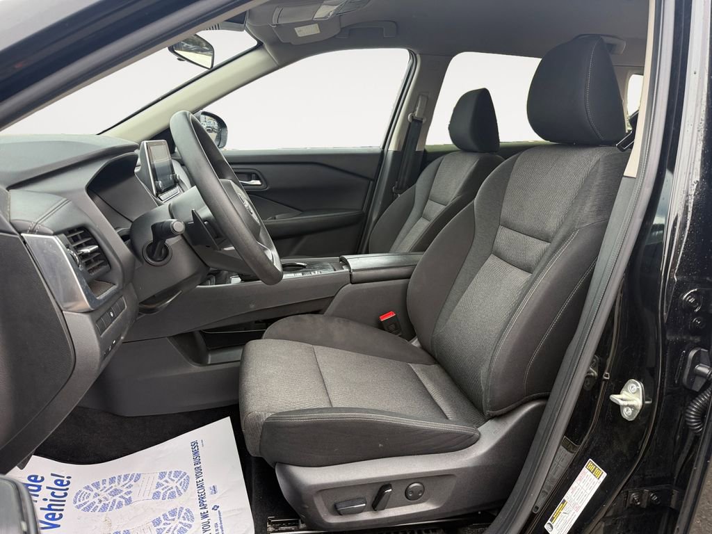 Used 2024 Nissan Rogue SV image 9