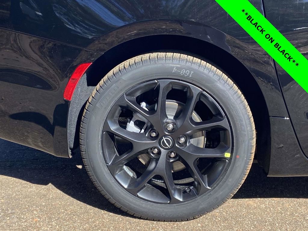 New 2026 Chrysler Pacifica Select w/ S Appearance Package image 8