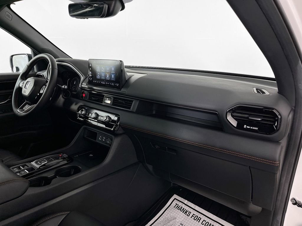 Used 2025 Honda Pilot TrailSport image 36