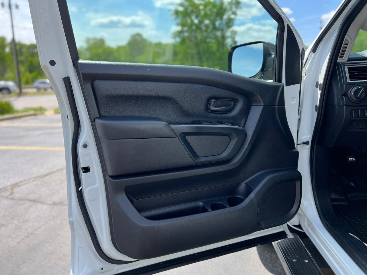 Used 2018 Nissan Titan S w/ S Utility Package AWD/4WD image 14