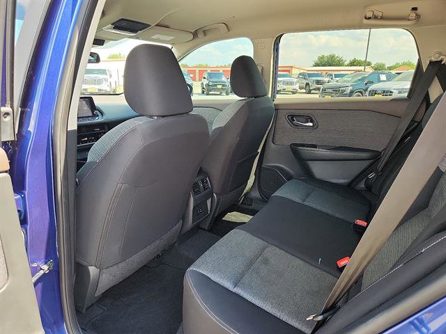 Used 2023 Nissan Rogue SV image 9