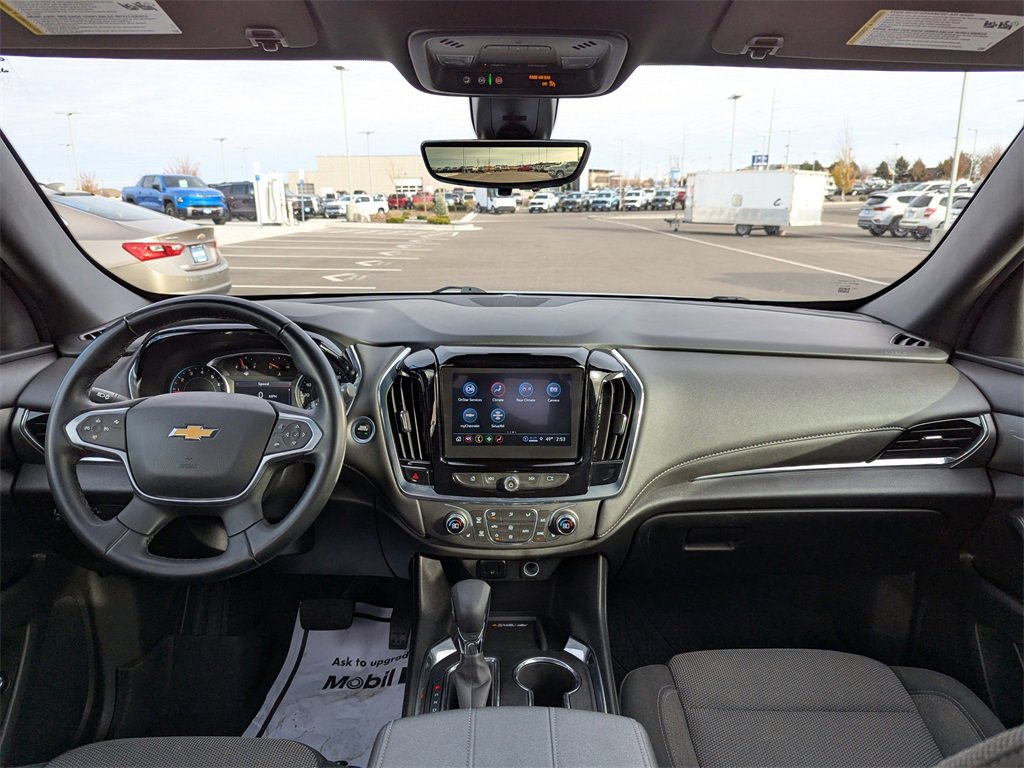 Used 2023 Chevrolet Traverse LT w/ Rear Camera Mirror Package image 30