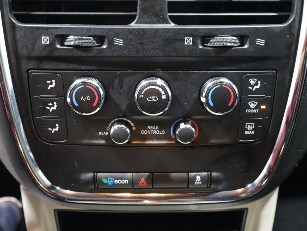 Used 2019 Dodge Grand Caravan SXT FWD image 25
