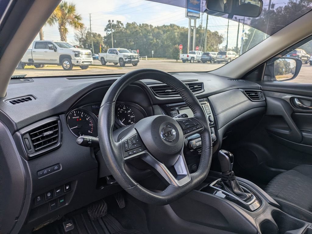 Used 2019 Nissan Rogue SV image 13