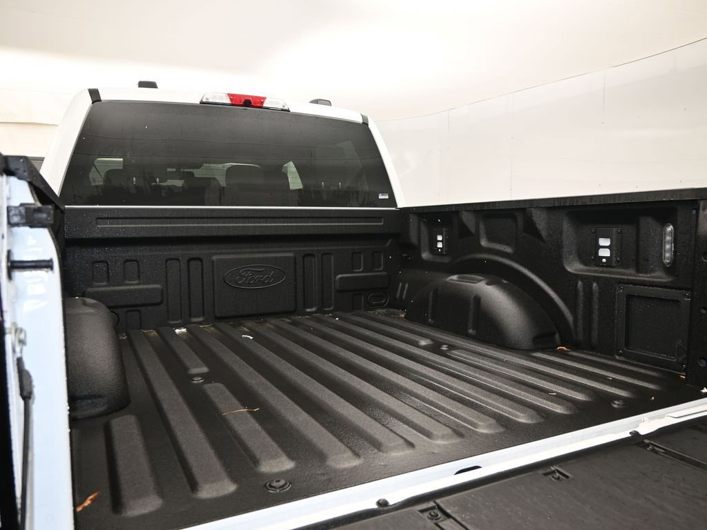 New 2025 Ford F150 Lightning Flash image 19